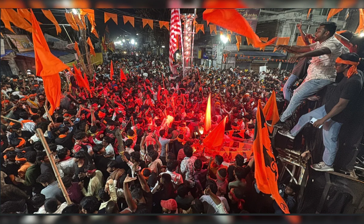 Ram Navami Procession Violence in Murshidabad: Section 144 Imposed After Arson and Stone-Pelting | Dainik Diary