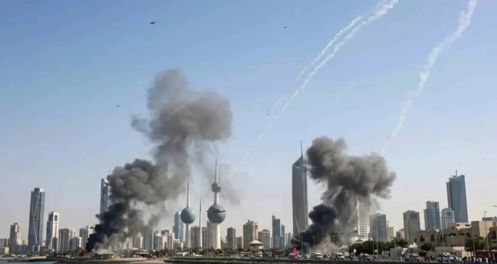 UAE ने 19 भारतीयों के खिलाफ बड़ी कार्रवाई की ‘भ्रामक पोस्ट’ पर कड़ा कानून 32 UAE ने ईरान युद्ध से जुड़ी भ्रामक पोस्ट के लिए 19 भारतीयों के खिलाफ कड़ी कार्रवाई की।