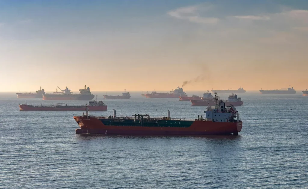 Hormuz Reopen Impact: रास्ता खुलने के बाद भी तेल सप्लाई को सामान्य होने में क्यों लगेंगे महीने?