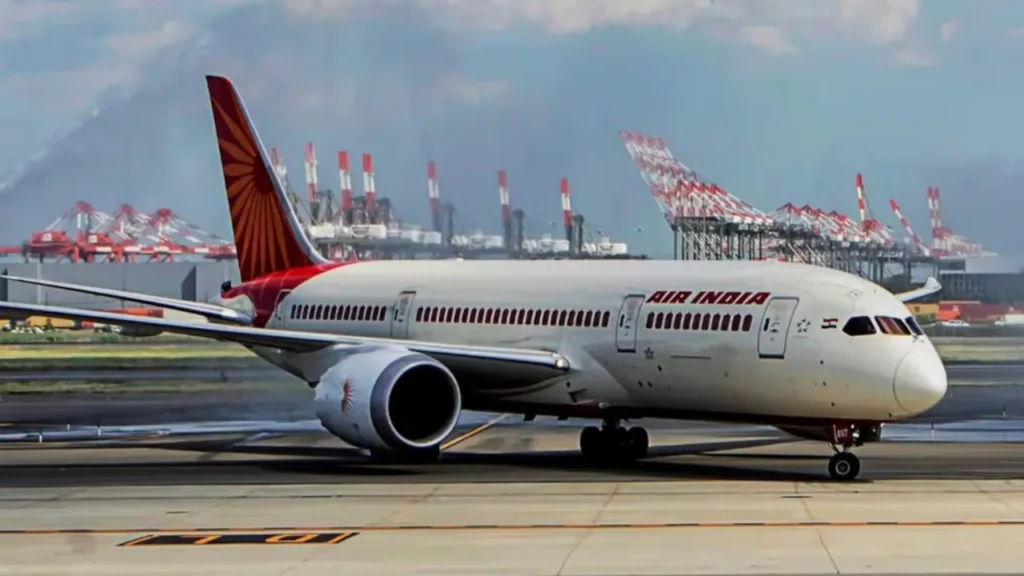 एयरलाइंस को राहत: DGCA ने लंबी उड़ानों के लिए FDTL नियमों में दी अस्थायी ढील 32 DGCA Relaxes FDTL Norms: Relief for Airlines on Long-Haul Flights
