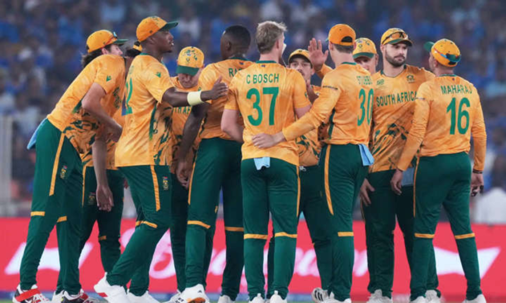 मैच बीच में छोड़ने पर साउथ अफ्रीकी क्रिकेटर का कॉन्ट्रैक्ट खत्म | Beyers Swanepoel News