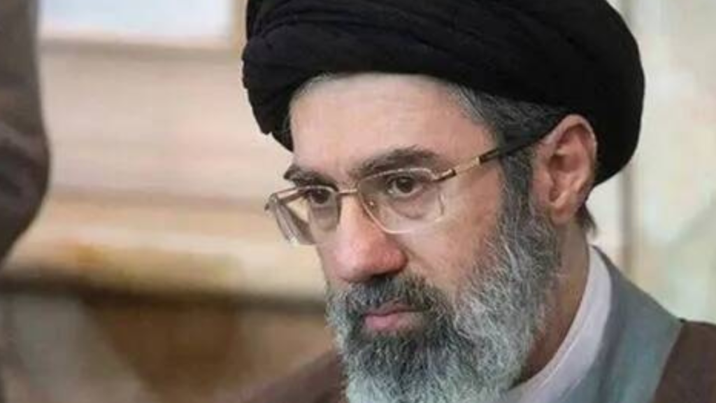Mojtaba Khamenei की चौंकाने वाली Health Report: जला चेहरा, Prosthetic Leg और बंद आवाज़ — Iran का Supreme Leader कहाँ है? | Dainik Diary
