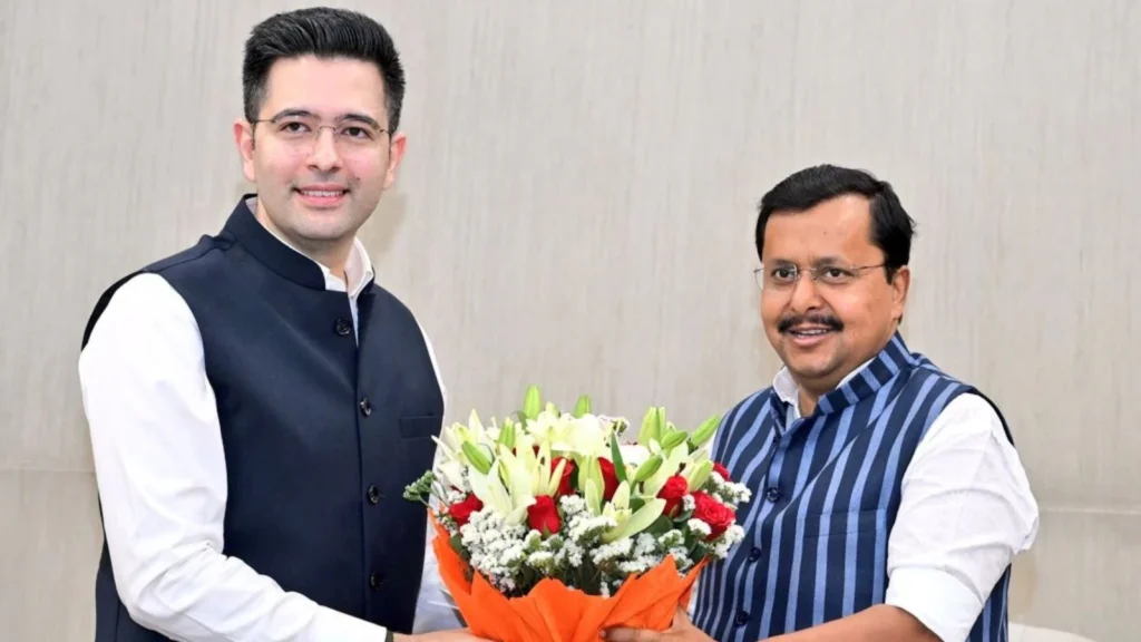 AAP में टूट: Raghav Chadha और 6 सांसदों के BJP में 'विलय' ने Anti-Defection Law की बुनियाद को हिलाया 32 AAP