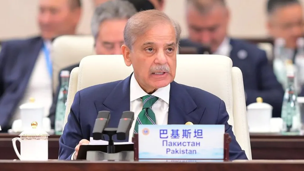 UAE को ‘बेचारा’ बताकर घिरे पाकिस्तानी सीनेटर, 3 अरब डॉलर विवाद पर बयान से मचा बवाल 32 Pakistan Senator Mocks UAE After Debt Row, Sparks Controversy Over India Ties