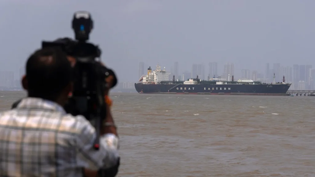 Hormuz जलडमरूमध्य पर Iran की नई चाल: जहाजों से क्रिप्टो में टोल वसूलने की तैयारी 32 Iran Plans Crypto Toll in Strait of Hormuz, Oil Tankers May Pay in Bitcoin