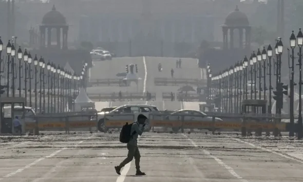 Delhi Heatwave: मंगलवार से बारिश-आंधी, IMD ने बताया कब गिरेगा पारा | Dainik Diary