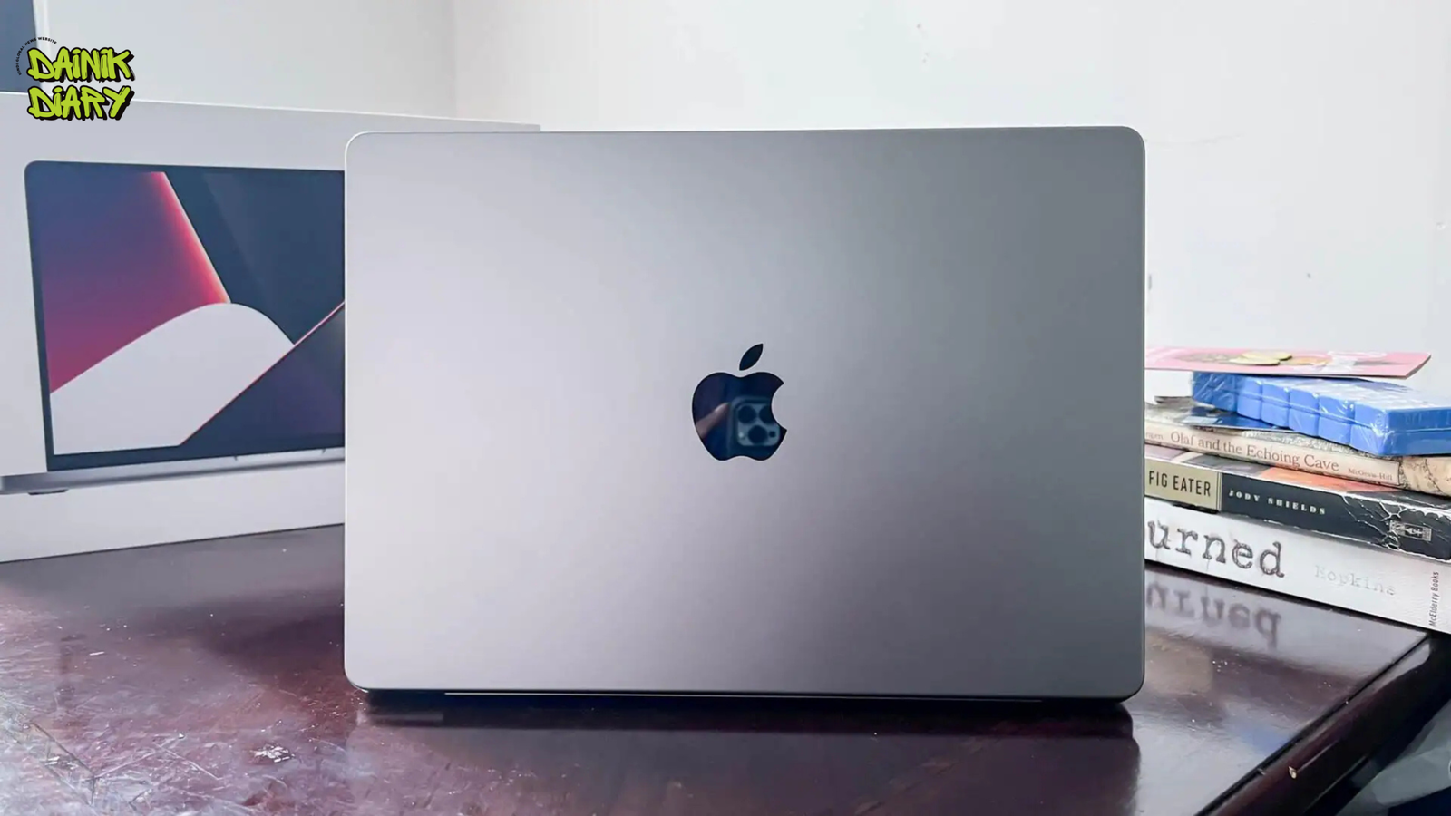 Apple MacBook Ultra Leak: M6 MacBook Pro, OLED Display, Touchscreen & Record High Prices Expected