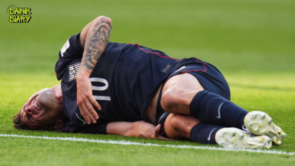Christian Pulisic Suffers Fractured Leg After World Cup Exit… Will the US Star Be Ready for AC Milan's New Season? 31 Dainik Diary Zaid 8 15